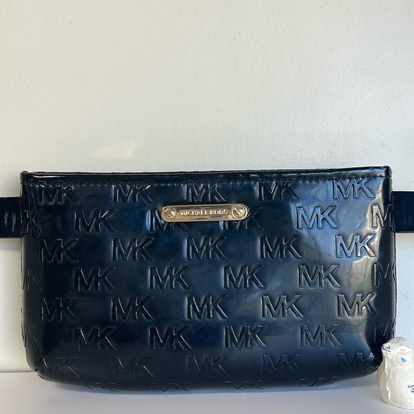 Micheal Kors Belt Bag main image 15